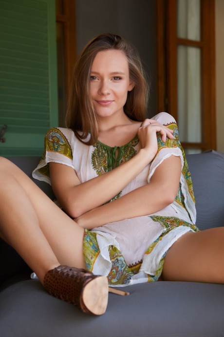 Adorable American teen Mirabella shows her lovely labia & her gorgeous tits