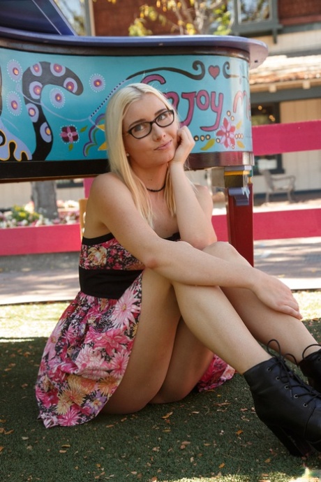 Shy amateur babe with glasses Morgan Attwood strips in the car and poses nude