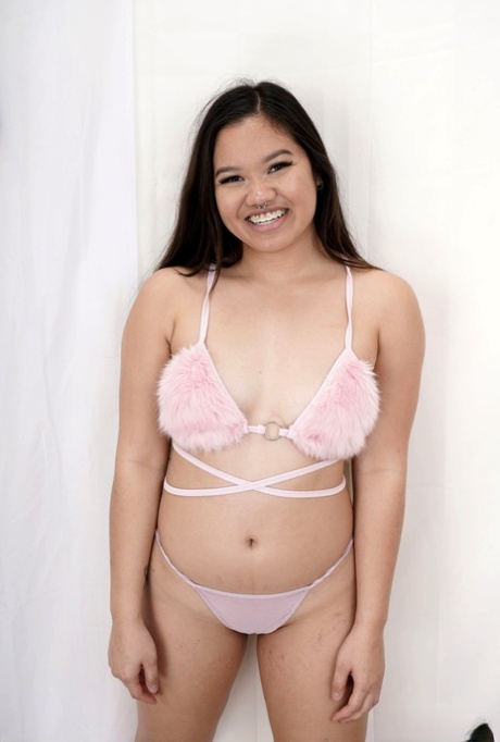 Amateur teen with a fabulous ass Kaylani Kao spreads her hot holes