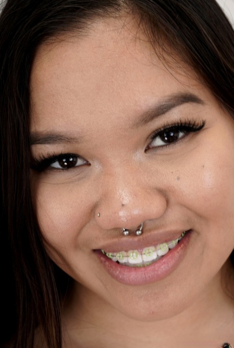 Amateur teen with a fabulous ass Kaylani Kao spreads her hot holes
