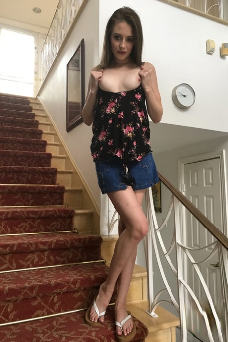 Amateur girlfriend Kyler Quinn gets naked outdoors while on vacation