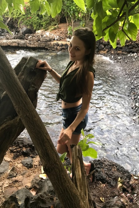 Amateur girlfriend Kyler Quinn gets naked outdoors while on vacation
